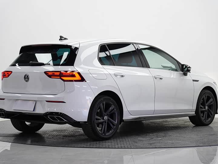 Фото 5 - Volkswagen Golf