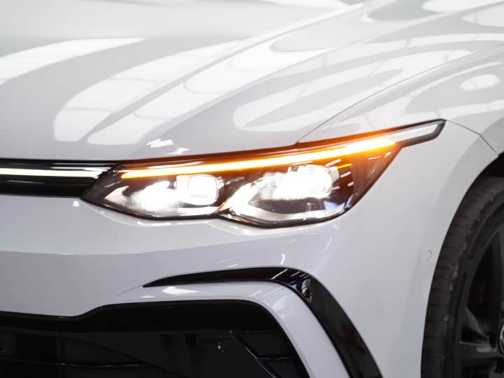 Фото 7 - Volkswagen Golf