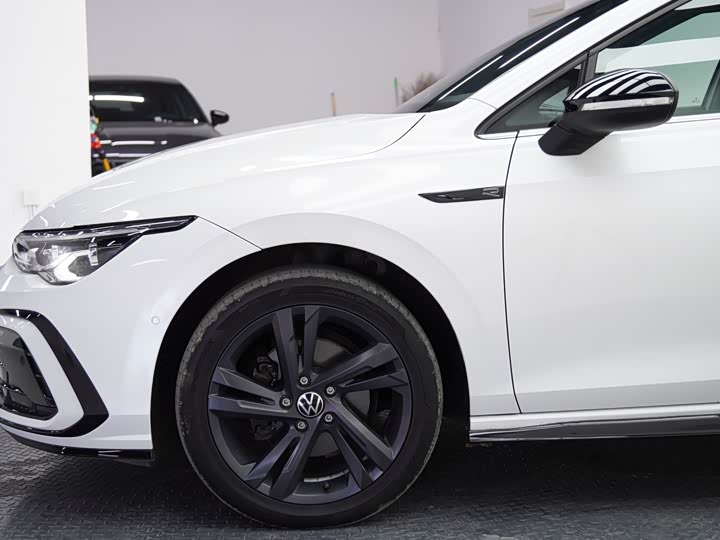 Фото 8 - Volkswagen Golf