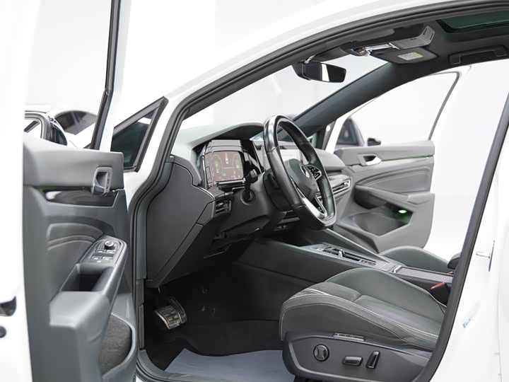 Фото 9 - Volkswagen Golf