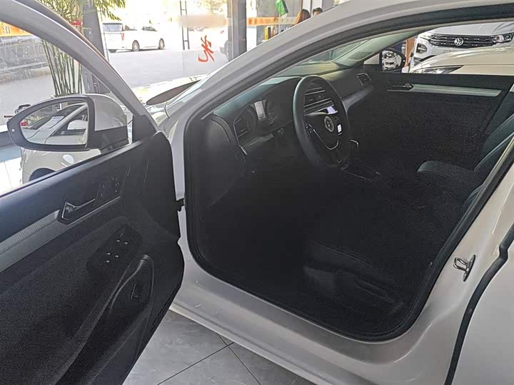 Фото 16 - Volkswagen Lamando L