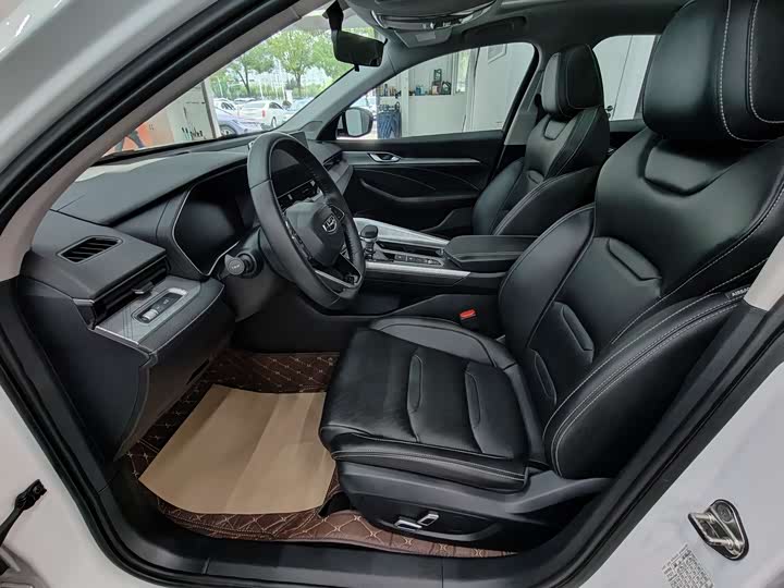 Фото 7 - Geely Preface