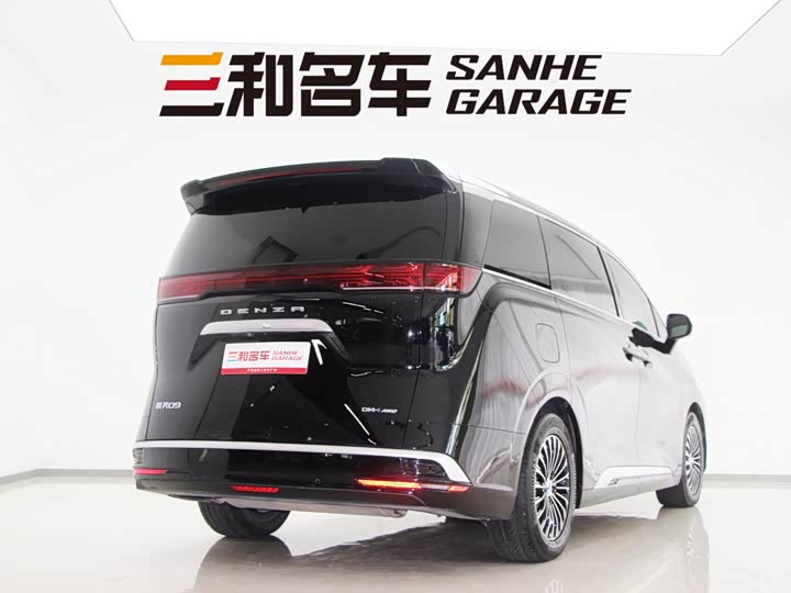 Фото 7 - Denza D9