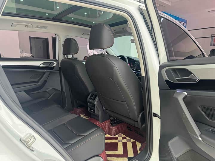 Фото 9 - Volkswagen Tayron