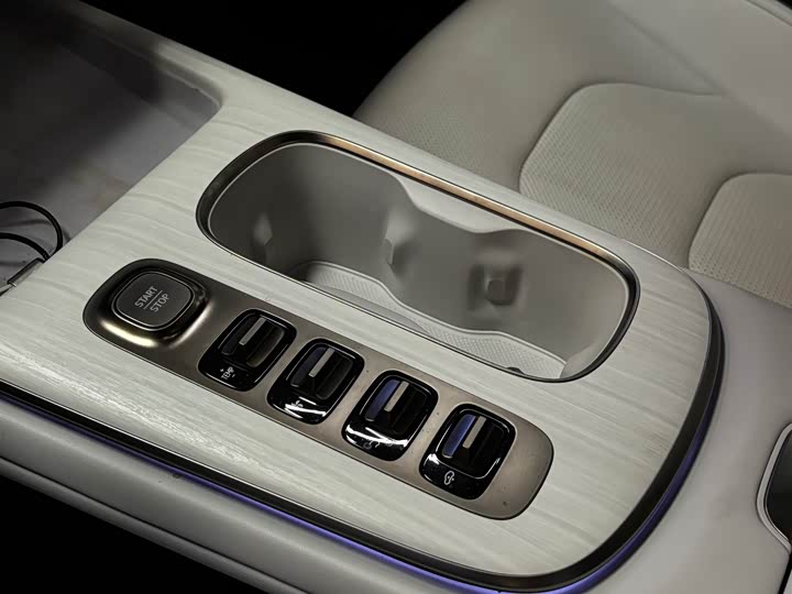 Фото 10 - Xiaomi SU7