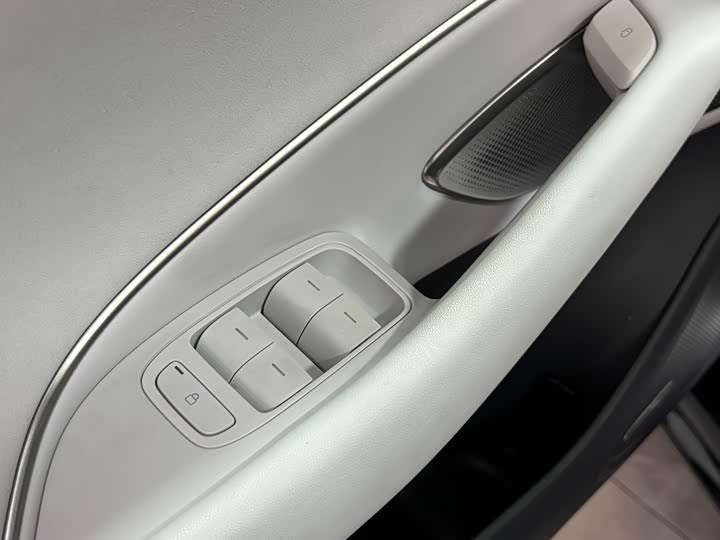 Фото 13 - Xiaomi SU7