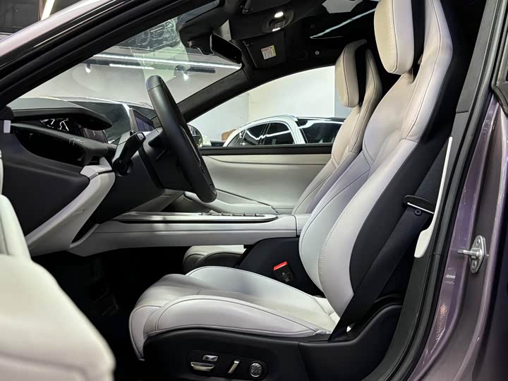 Фото 14 - Xiaomi SU7