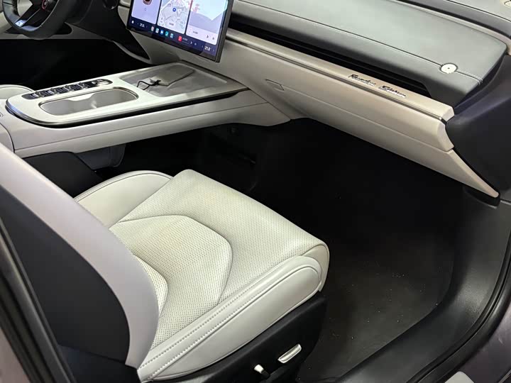 Фото 17 - Xiaomi SU7