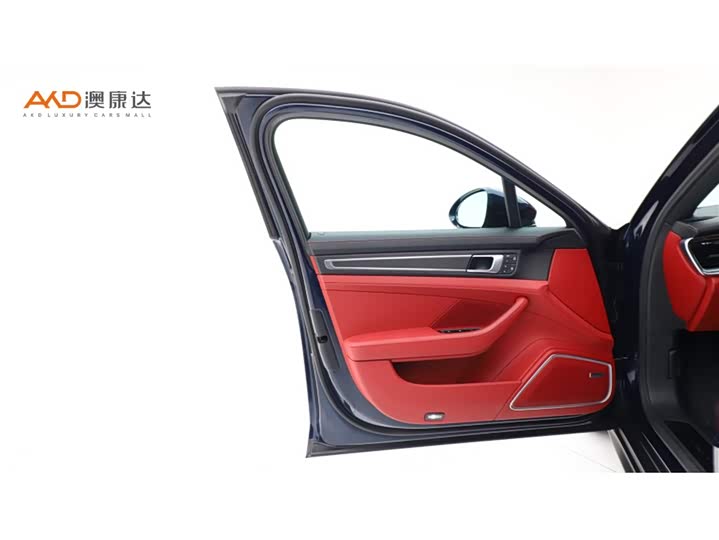 Фото 10 - Porsche Panamera