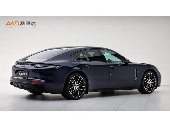 Фото 3 - Porsche Panamera