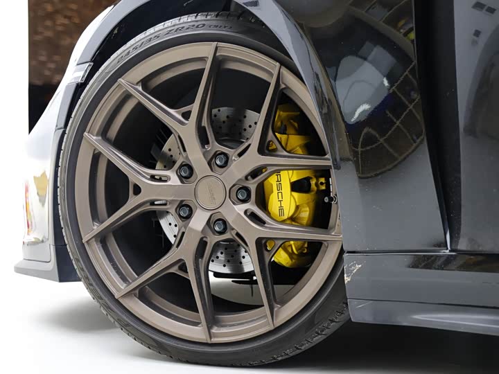 Фото 19 - Porsche 911