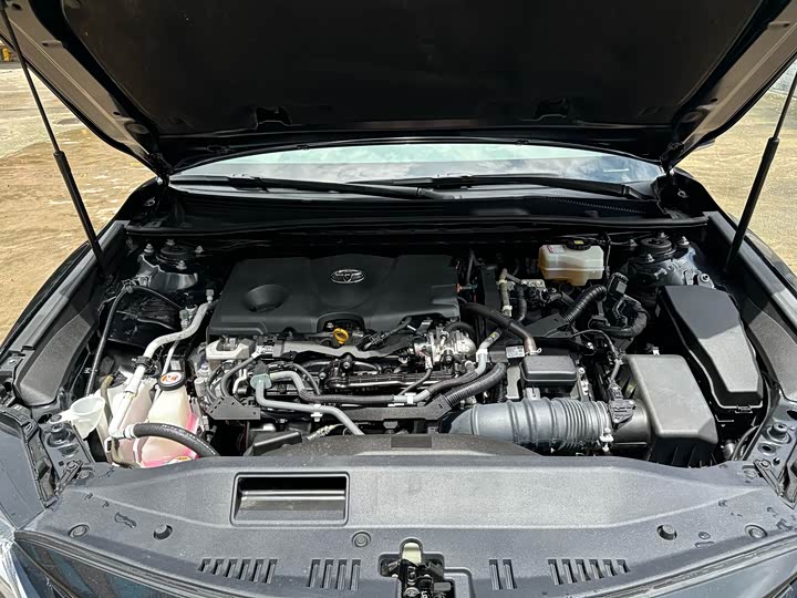 Фото 8 - Toyota Camry