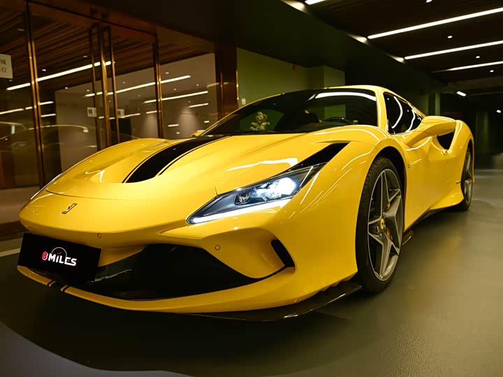 Фото 1 - Ferrari F8