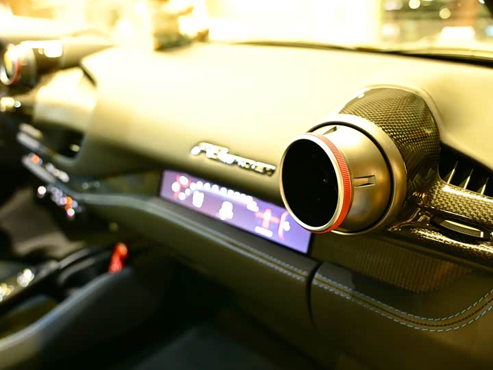 Фото 5 - Ferrari F8