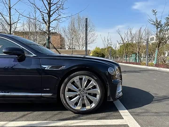 Фото 5 - Bentley Flying Spur