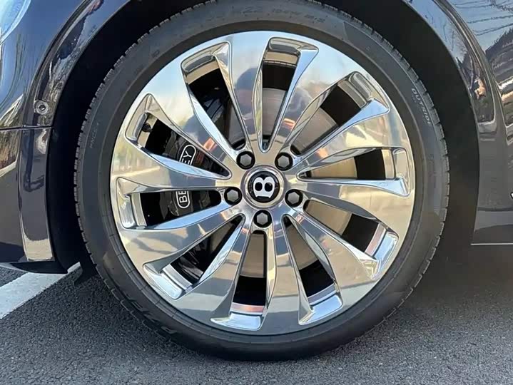 Фото 6 - Bentley Flying Spur