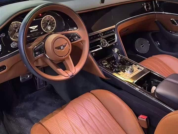 Фото 9 - Bentley Flying Spur