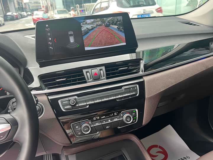 Фото 13 - BMW X1