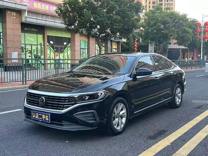 Фото 1 - Volkswagen Passat