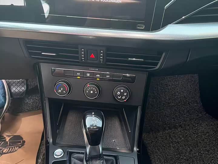 Фото 10 - Volkswagen Passat