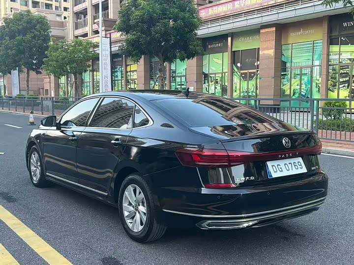 Фото 17 - Volkswagen Passat