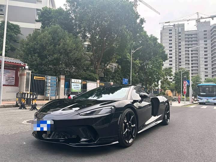 Фото 1 - McLaren GT