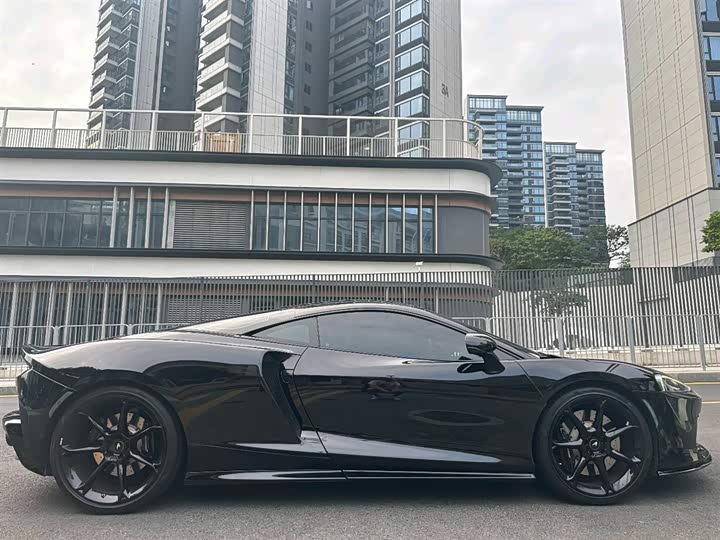 Фото 3 - McLaren GT