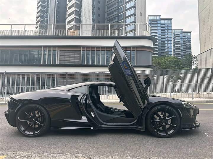 Фото 5 - McLaren GT