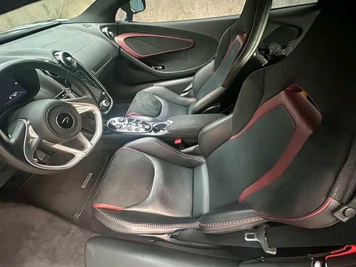 Фото 7 - McLaren GT