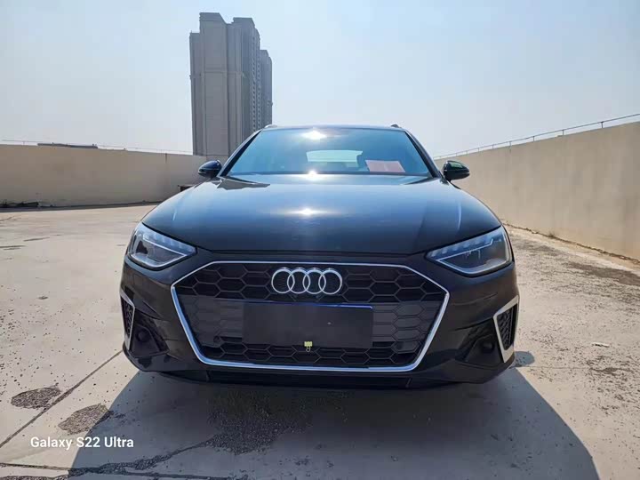 Фото 2 - Audi A4