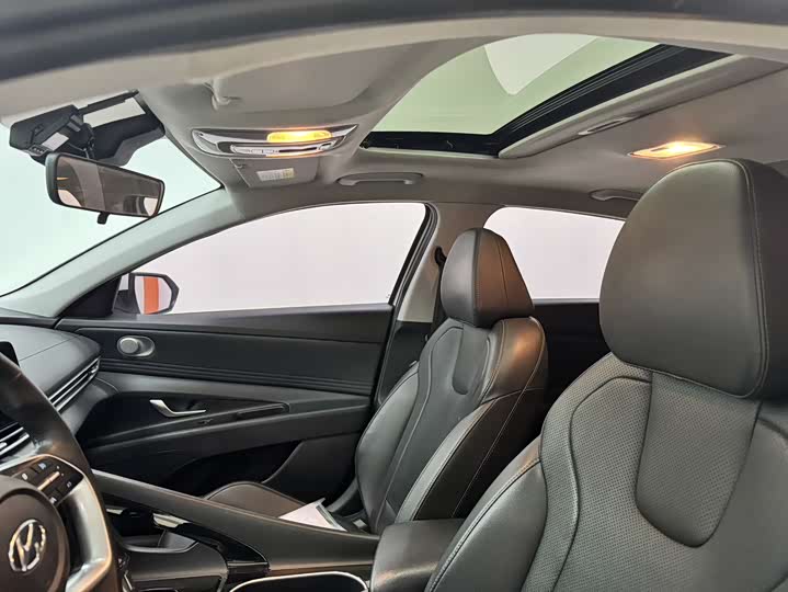 Фото 12 - Hyundai Elantra N line