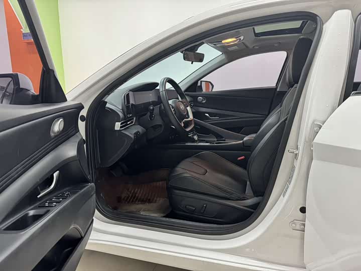 Фото 4 - Hyundai Elantra N line