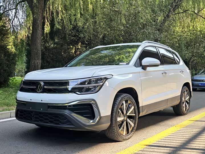 Фото 1 - Volkswagen Tharu