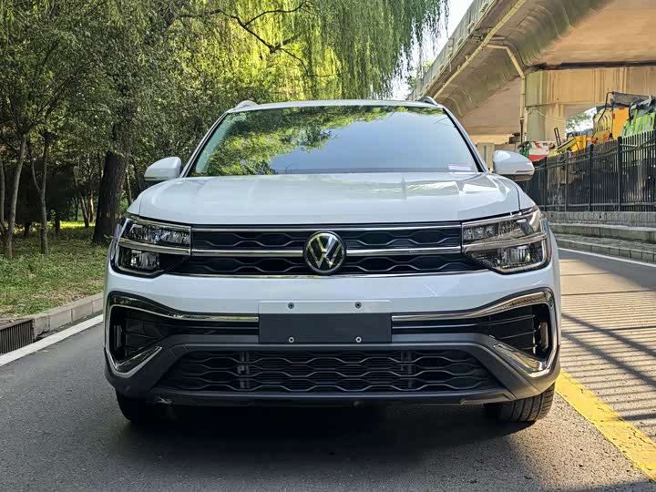 Фото 2 - Volkswagen Tharu