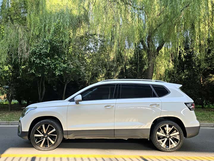 Фото 3 - Volkswagen Tharu