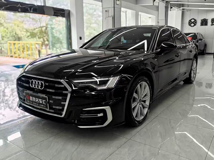 Фото 1 - Audi A6L