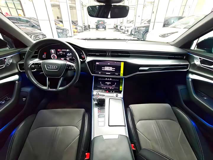 Фото 8 - Audi A6L