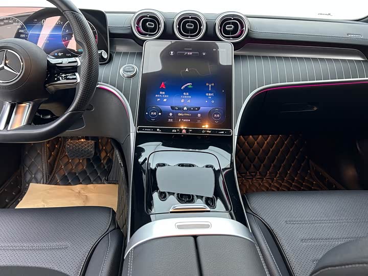 Фото 10 - Mercedes-Benz C-Class