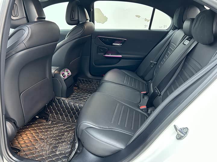 Фото 13 - Mercedes-Benz C-Class