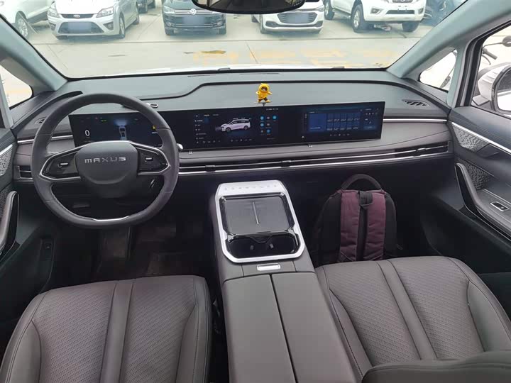 Фото 10 - Maxus G70