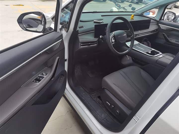 Фото 16 - Maxus G70