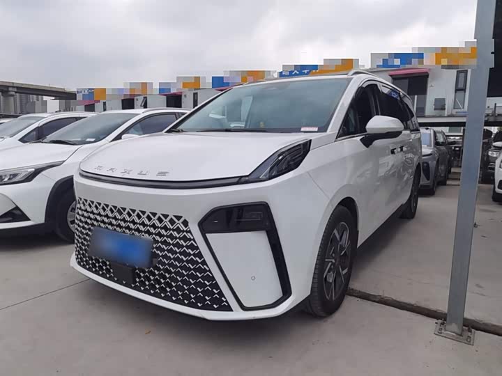 Фото 2 - Maxus G70