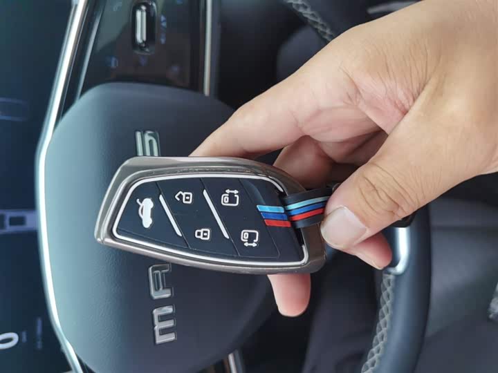 Фото 9 - Maxus G70