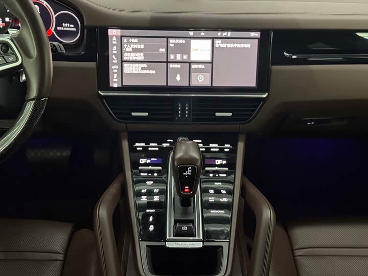 Фото 10 - Porsche Cayenne