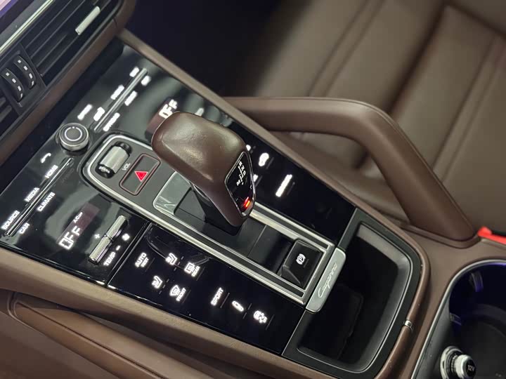 Фото 11 - Porsche Cayenne