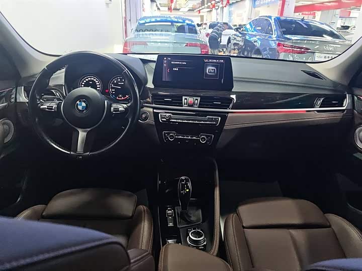 Фото 10 - BMW X1