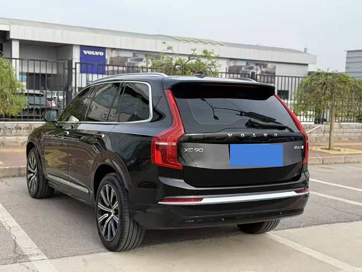 Фото 4 - Volvo XC90