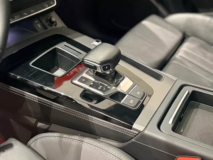 Фото 12 - Audi Q5L