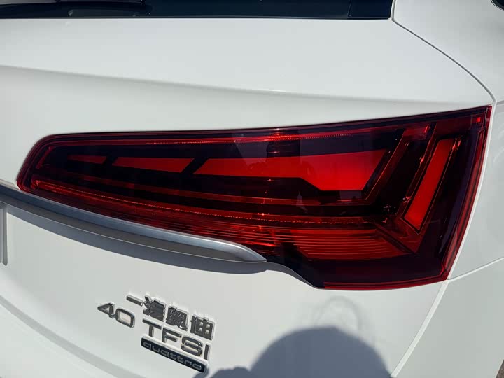 Фото 7 - Audi Q5L