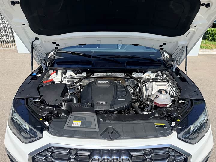 Фото 8 - Audi Q5L